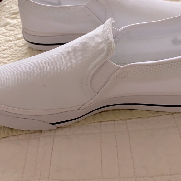 🌀 SOLD 🌀 SOLD 🌀 NEW Nike canvas slip-ons. - Picture 8 of 9